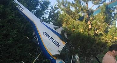Afyonkarahisar'da bir otelin bahçesindeki ağaçlık alana helikopter düştü