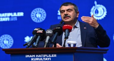 Bakan Tekin, Uşak'taki ÖNDER 20. İmam Hatipliler Kurultayı'nda konuştu: