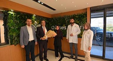 BAŞKAN DR. MUSTAFA ÇÖL VE KAYMAKAM ÖNDER ÇENGEL SEZONUN SON HASATI GERÇEKLEŞTİRDİ