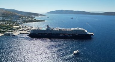 Bodrum'a "Mein Schiff 5" kruvaziyeriyle 2 bin 601 turist geldi