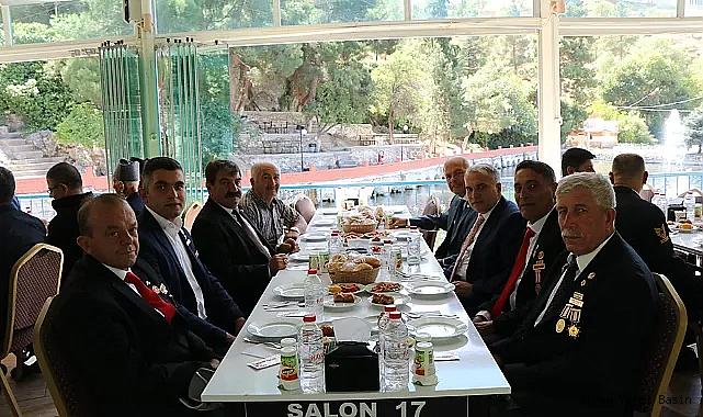 Dinar Belediyesinden Şehit Ailelerimiz ve Gazilerimize yemek ikramı