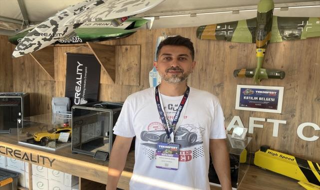 Eğitim videolarıyla gençlere üç boyutlu yazıcıları sevdiren mühendis TEKNOFEST İzmir'de