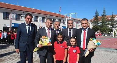 Emirdağ Belediye Başkanı Serkan Koyuncu İlköğretim Haftası Kutlama Programına Katıldı