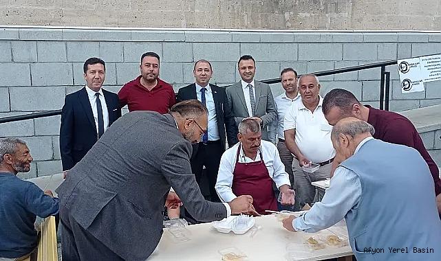 ISPARTA DİNARLILAR DERNEĞİNDEN HELVA İKRAMI