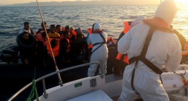 İzmir açıklarında 166 düzensiz göçmen yakalandı, 25 göçmen kurtarıldı