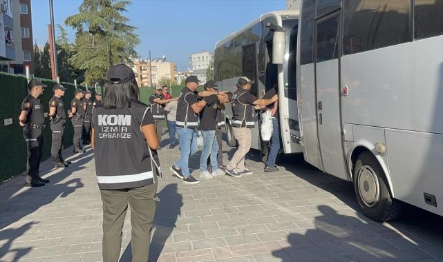 İzmir Adliyesi karşısındaki lokantada çıkan silahlı kavgayla ilgili 20 şüpheli savcılıkta