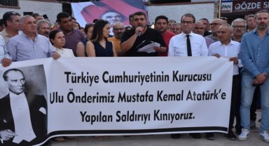 İzmir'de Atatürk Anıtı'na yönelik saldırıya ilişkin ortak basın açıklaması yapıldı