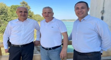 İzmir'de baraj gölüne düşen helikopterdeki ikinci pilot, suya atlayarak kurtulmuş
