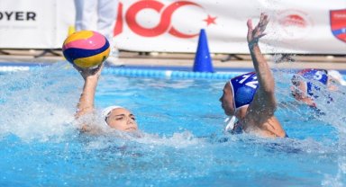 İzmir'deki 100. Yıl Rotary Uluslararası Kadınlar Sutopu Turnuvası başladı