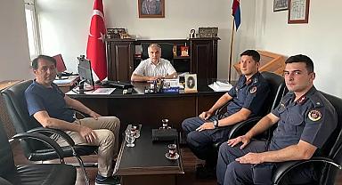 Kaymakam Duru,Jandarma Komutanı Kd. Yüzbaşı Fuat Topal'ı ziyaret etti