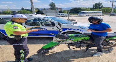 Manisa'da motosiklet ve okul servisi sürücülerine denetim