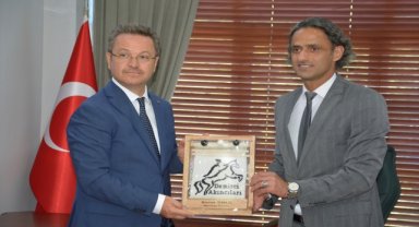 Manisa Valisi Ünlü Demirci ilçesinde ziyaretlerde bulundu