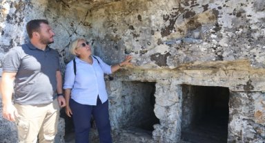 Muğla'daki Thera Antik Kenti'nin tiyatrosu gün yüzüne çıkarıldı