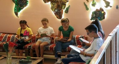 Projeleriyle adını duyuran Bergama'daki ortaokula kayıtlar kurayla yapıldı