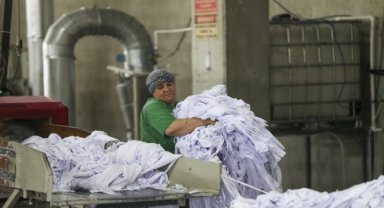 Tekstil geri dönüşüm merkezi Uşak'ta üretime kadınlardan büyük katkı