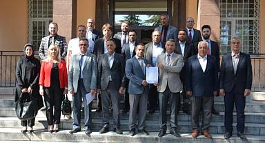 “Tüm vekillerimiz ile birlikte bu şehrin hizmetkârıyız”