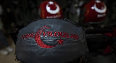 Türk Yıldızları TEKNOFEST İzmir'de gökyüzüne imzasını attı