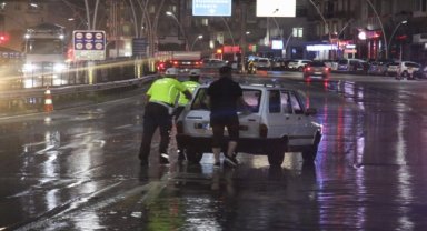 Uşak'ta sağanak etkili oldu