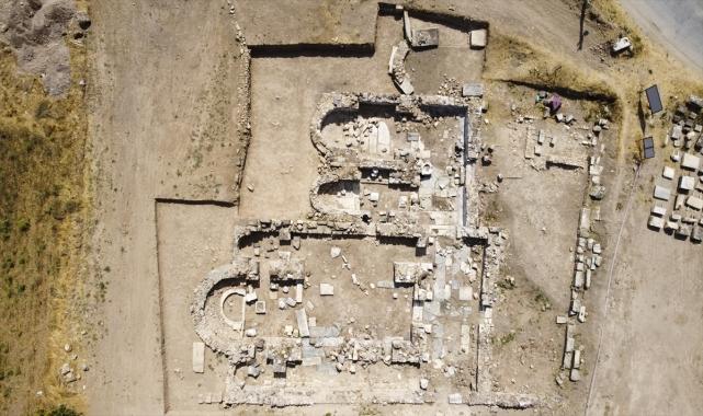 Uşak'taki Sebaste Antik Kenti'nde hamam kalıntıları ortaya çıkarıldı