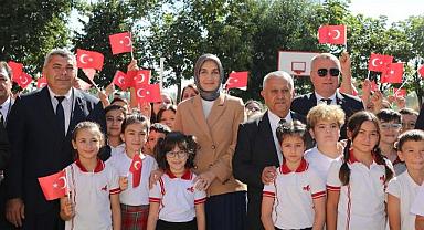 Vali Yiğitbaşı İlköğretim Haftası Açılış Programına Katıldı