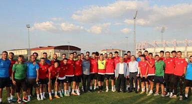 ZEYBEK BAŞKAN´DAN HES İLAÇ AFYONSPOR´A MORAL ZİYARETİ