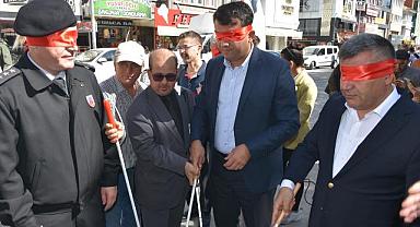 Afyonkarahisar'da görme engelliler farkındalık yürüyüşü düzenledi