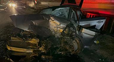 Afyonkarahisar'da iki otomobilin çarpıştığı kazada 3 kişi yaralandı