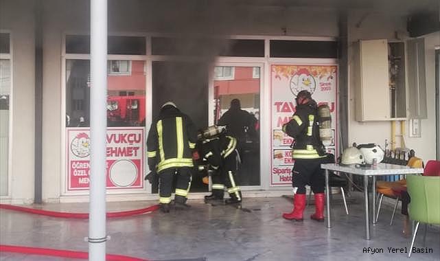 Afyonkarahisar'da iş yerinde çıkan yangın söndürüldü
