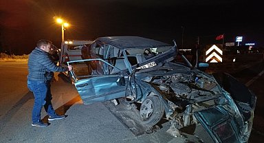 Afyonkarahisar'da iki otomobilin çarpıştığı kazada 5 kişi yaralandı