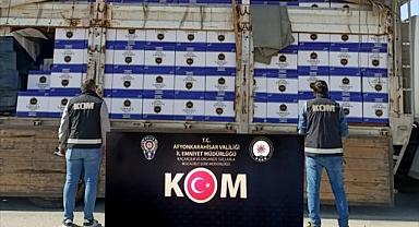 Bir tırda 4 milyon 600 bin makaron ele geçirildi