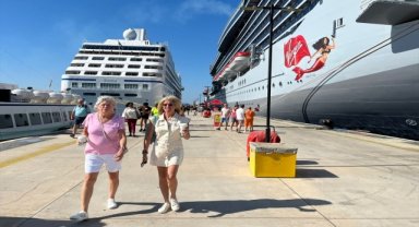 Bodrum'a iki kruvaziyerle 2741 turisti geldi