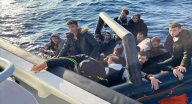 Bodrum açıklarında 19 düzensiz göçmen kurtarıldı