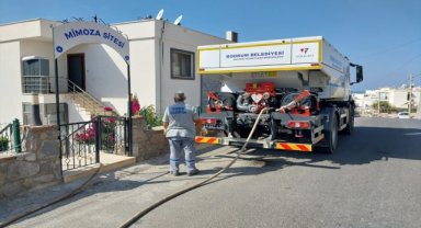 Bodrum'da su sorunu yaşanması nedeniyle evlere tankerlerle su taşınıyor