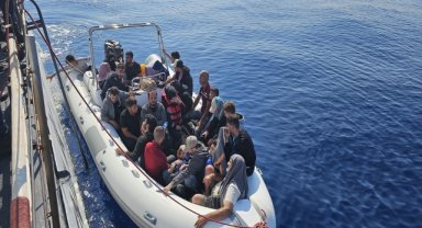 Fethiye açıklarında 26 düzensiz göçmen kurtarıldı