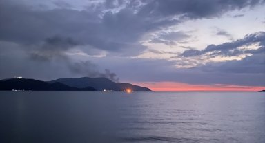 Fethiye açıklarında ahşap gulet yandı