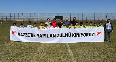 Gazze’de Yapılan Zulmü Kınıyoruz!”