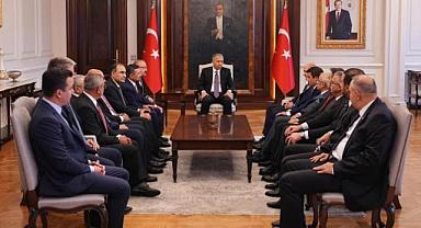 İçişleri Komisyonu’ndan bakan Yerlikaya'ya geçmiş olsun ziyareti