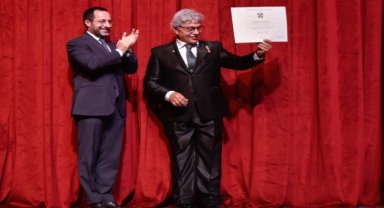 İZDOB Sanat Yönetmeni Aydın Uştuk'a "İtalya Yıldızı" nişanı verildi