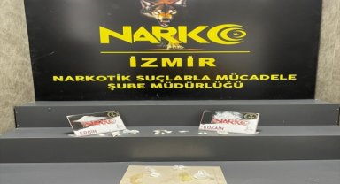 İzmir'de havalimanında vücutlarında gizledikleri uyuşturucuyla yakalanan 2 kişi tutuklandı