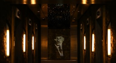 İzmir'de "Karanlıkta Akan Bir Yıldız: Mustafa Kemal Atatürk" sergisi açıldı