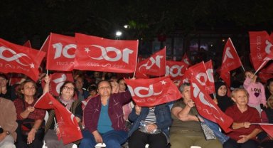 İzmir ve çevre illerde Cumhuriyet'in 100. yıl dönümü kutlandı