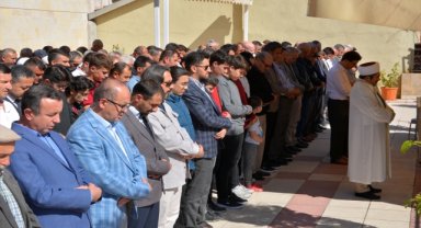 İzmir ve çevre illerde Filistin'de hayatını kaybedenler için gıyabi cenaze namazı kılındı