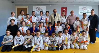 Karahisar Gençlik Merkezi'nde Judo Kuşak Sınavı sona erdi
