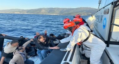 Kuşadası açıklarında 43 düzensiz göçmen kurtarıldı