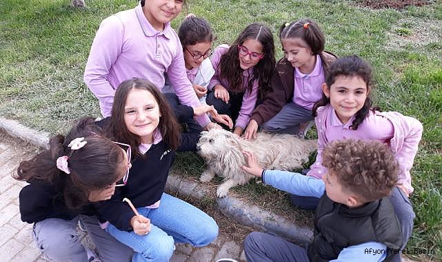 Minik Öğrencilerden Hayvan Barınağına Ziyaret