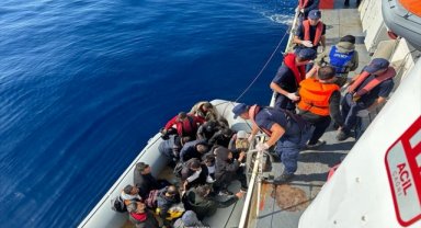 Muğla açıklarında 110 düzensiz göçmen kurtarıldı