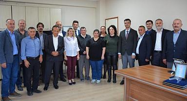 SAĞLIK MÜDÜRÜ KORKMAZ'DAN EMEKLİ OLAN PERSONELE PLAKET..