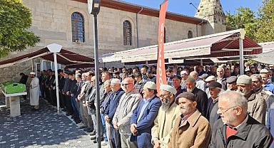 Taytak, Aynacı ailesini yalnız bırakmadı