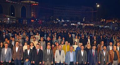 TAYTAK, “DÜNYAYA DİYORUZ Kİ, CİHAN YIKILSA TÜRK YILMAZ”