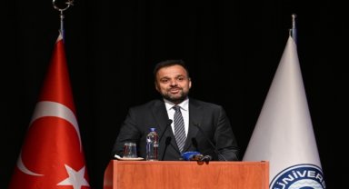 Turkcell Genel Müdürü Koç, üniversite öğrencilerine yapay zeka ve siber güvenliği anlattı: